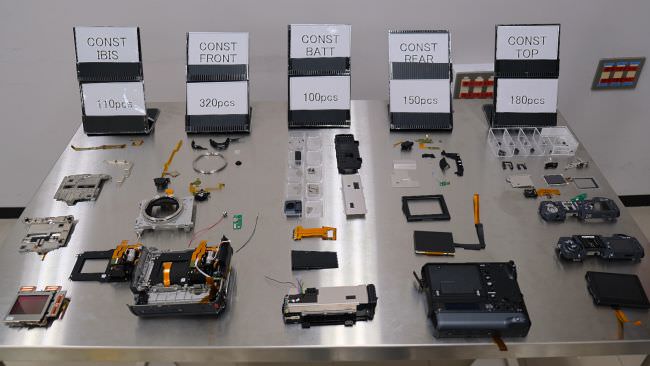 سفر به خط تولید دوربین GFX 100، هیولای ۱۰۰ مگا‌پیکسلی فوجی‌فیلم 