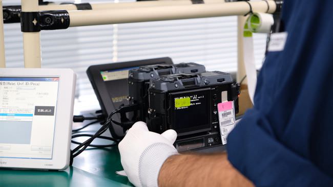 سفر به خط تولید دوربین GFX 100، هیولای ۱۰۰ مگا‌پیکسلی فوجی‌فیلم 