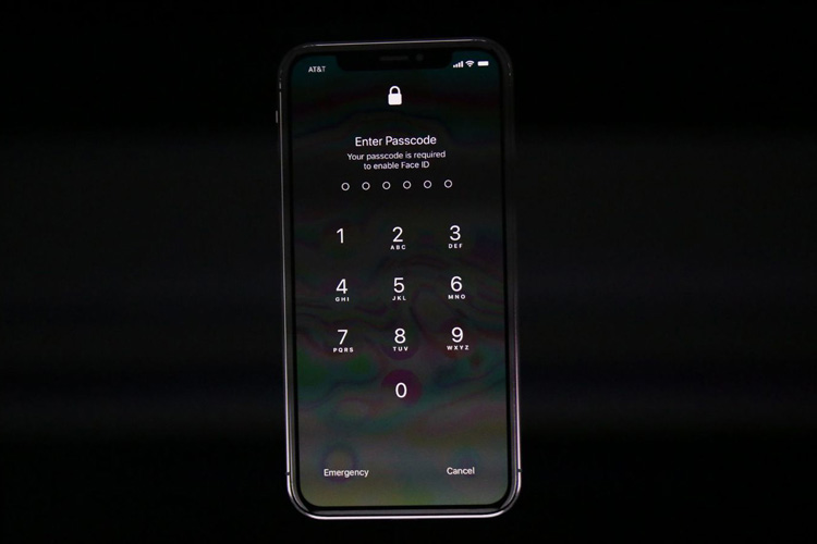 آیفون‌های سال آینده احتمالا حسگر اثر انگشت زیر صفحه‌نمایش دارند